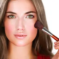 Ilustrasi wajah pink merona. (via: panorama.com)