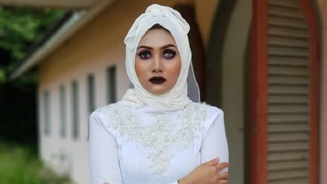 Gaya Hijab Pocong Dipadukan Dengan Gaun Pengantin, Ini Hasilnya