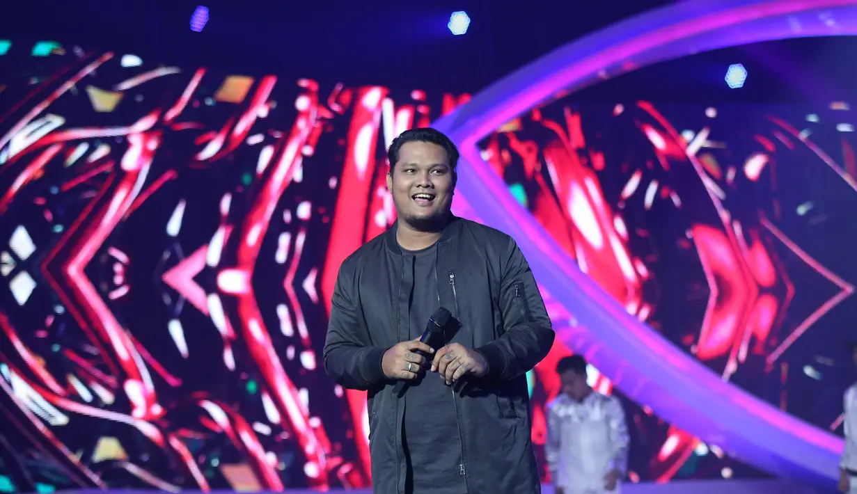 Virgoun saat menjadi salah satu pengisi konser Energi Asian Games. Konser ini guna menyambut pesta olahraga terbesar di Asia. (Daniel Kampua/Bintang.com)