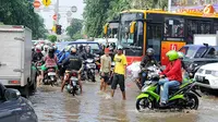 [VIDEO] RSAL Terendam, Pelayanan Pasien Terganggu