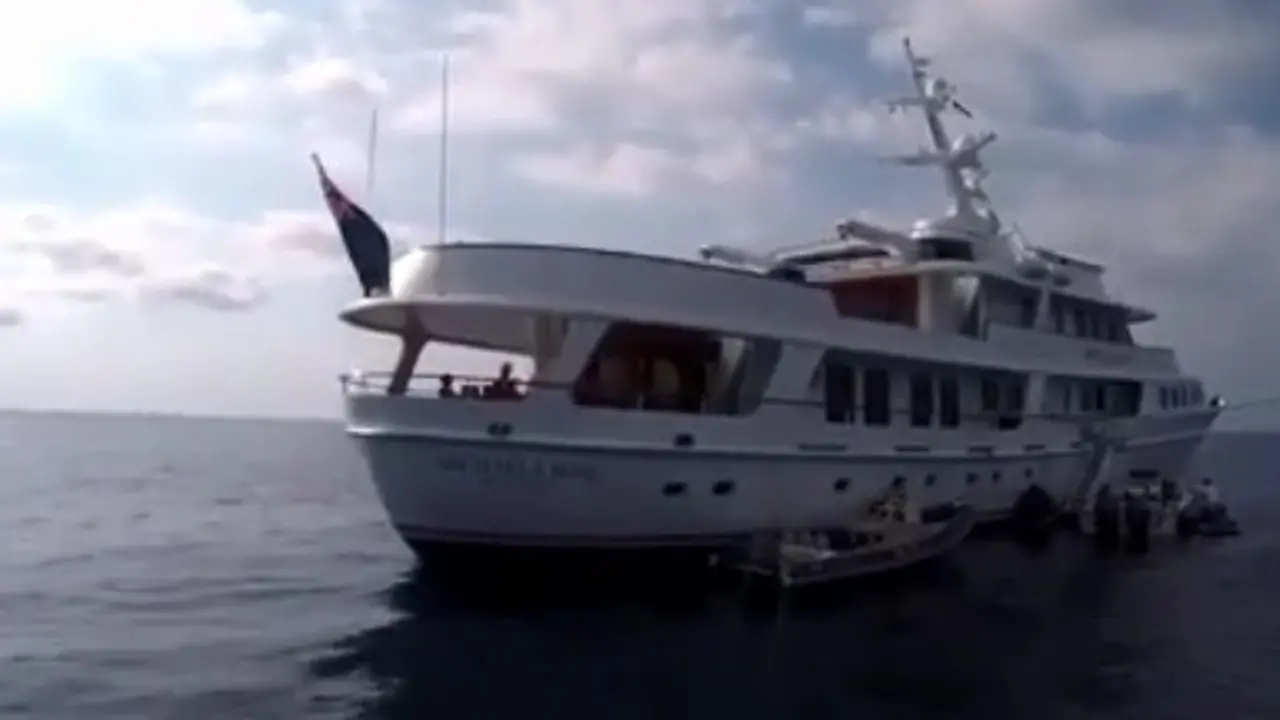 Jangkar Kapal Asing Rusak Karang di Gili Trawangan