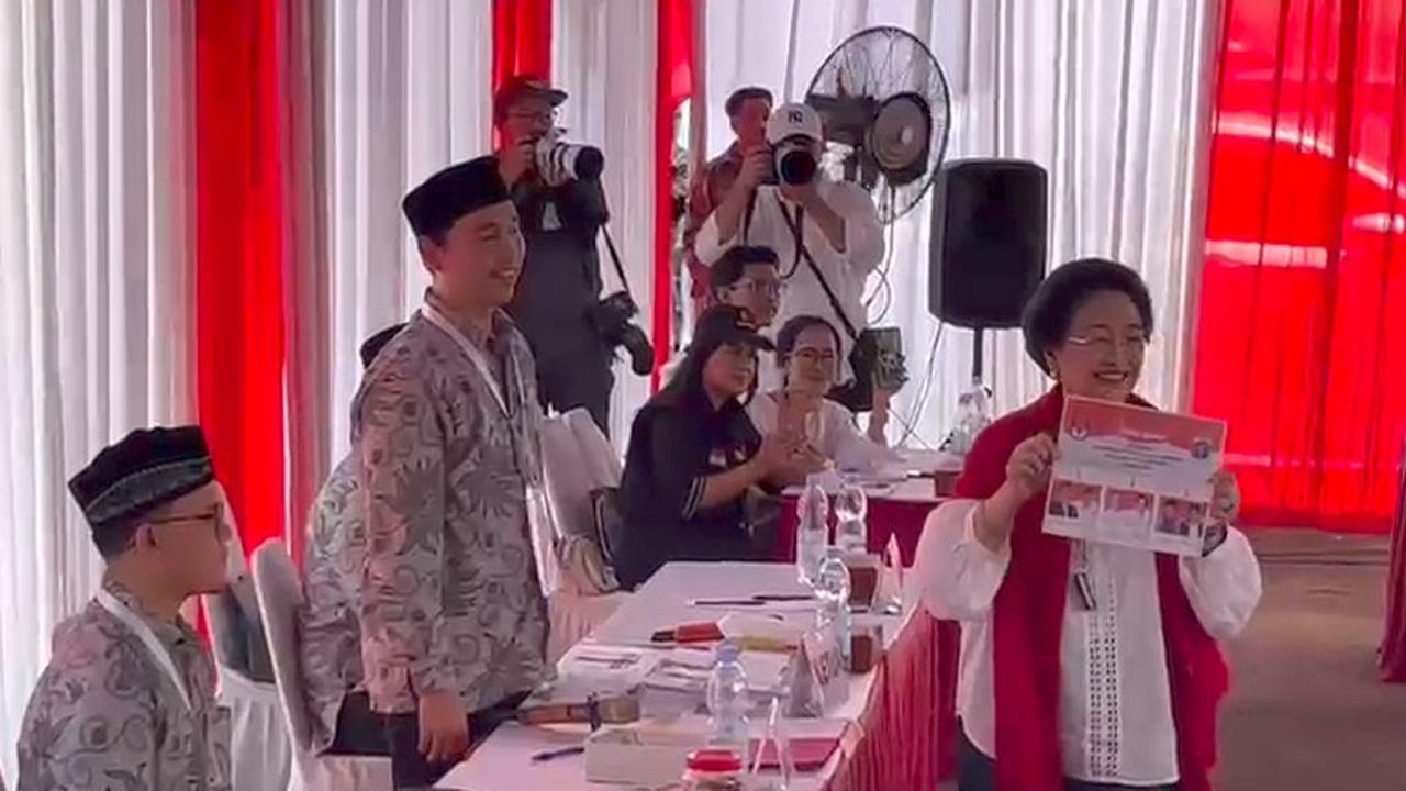 Potret Ketum PDIP Megawati Dikelilingi Anak, Mantu hingga Cagub Jakarta Menuju TPS