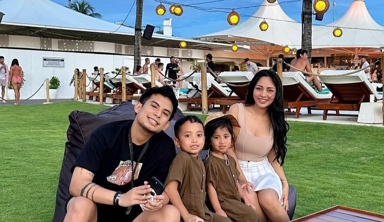 Tak sedikit dari netizen menyebut mereka sangat cocok hingga didoakan bisa kembali seperti dulu.