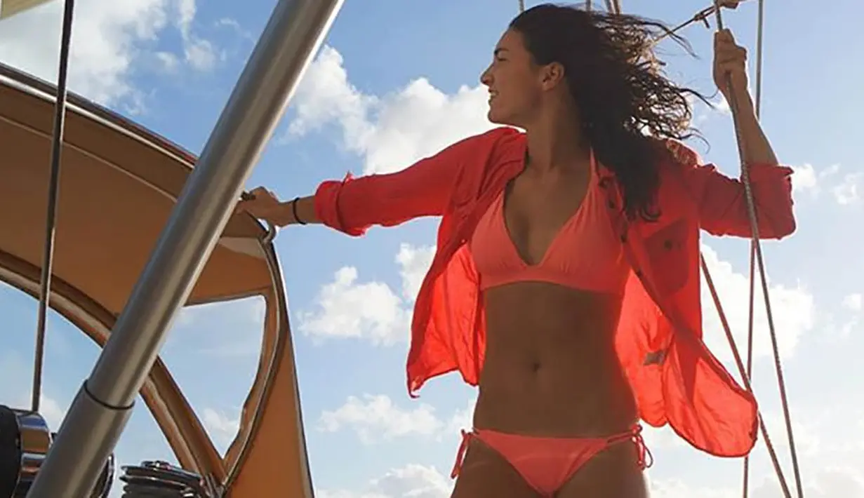 Michelle Jenneke kerap menjadi model yang tampil seksi menggunakan bikini. (Bola.com/Instagram/Michelle Jenneke)