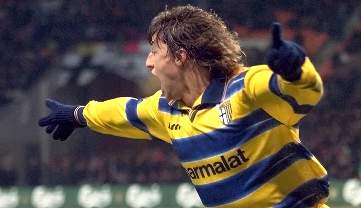 6. Hernan Crespo (Parma), kehadirannya di Parma pada tahun 1996 menjadikan dirinya wonderkid incaran klub-klub besar. Ketika itu bomber asal Argentina ini menjadi icon di Parma berkat naluri mencetak gol yang tinggi. (AFP/Gabriel Bouys)
