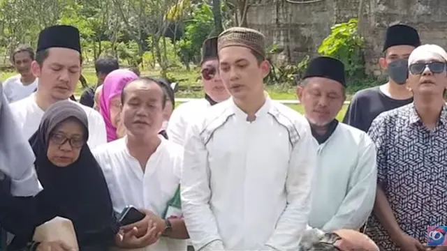 Kiki Farrel (Foto: YouTube)