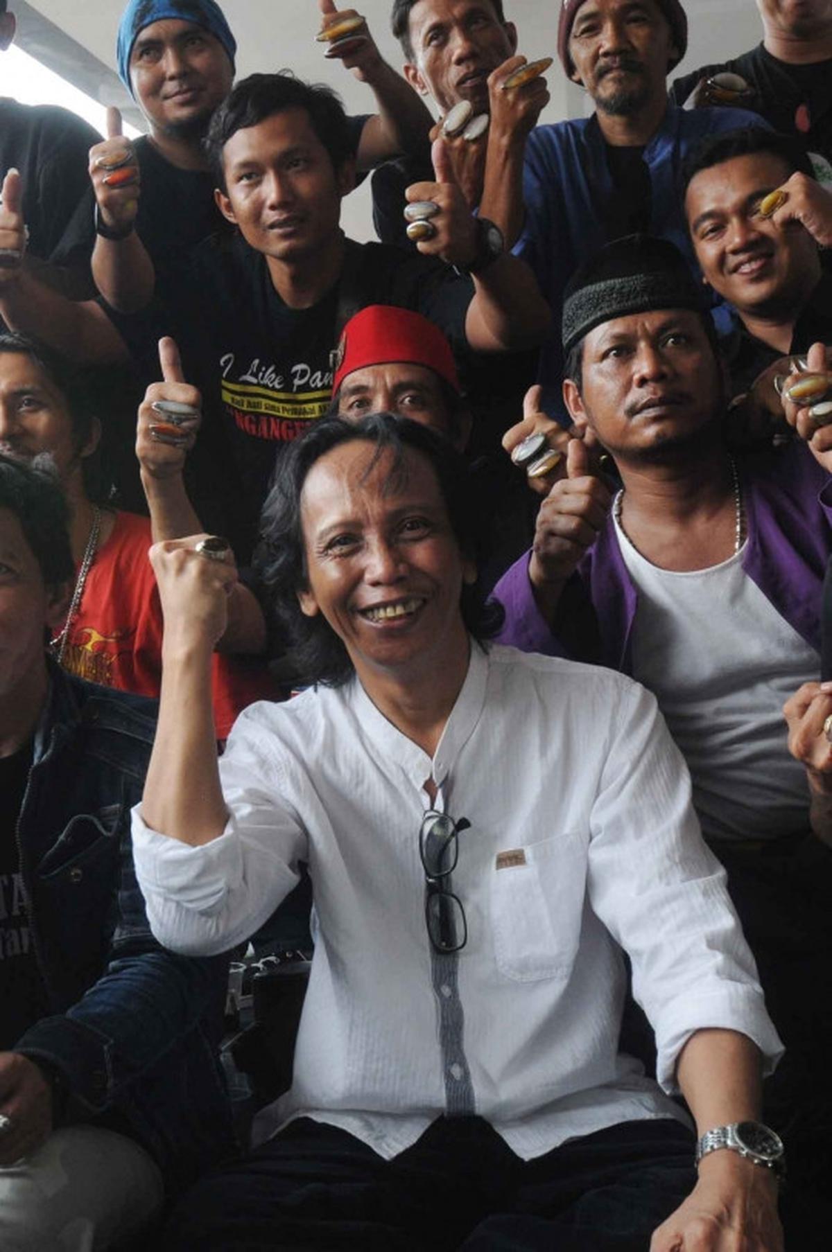 Jelang sidang tuntutan, Mandra pamer batu akik