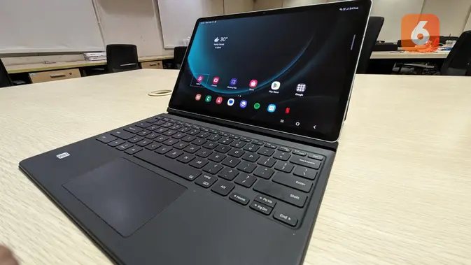<p>Alasan Samsung Galaxy Tab S9 FE Plus Masih Jadi Tablet Android Serbaguna untuk Kerja dan Hiburan Terbaik di 2024. (Liputan6.com/ Yuslianson)</p>