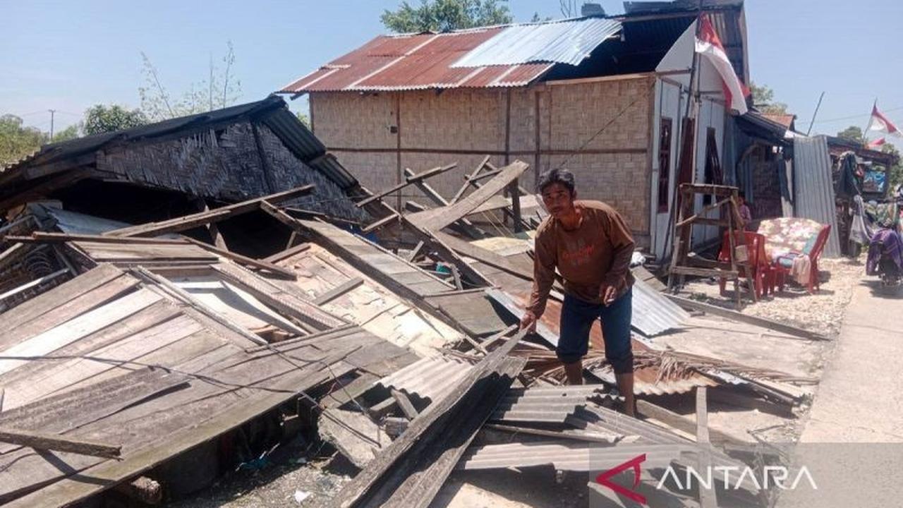 Fakta Unik: 377 Rumah Rusak, Pemkab Serdang Bedagai Gerak Cepat Salurkan Bantuan Puting Beliung