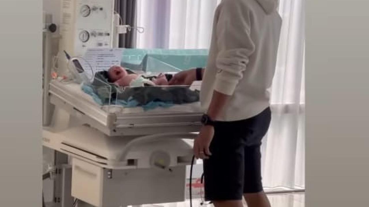 Potret Anak Shanju dan Jonatan Christie