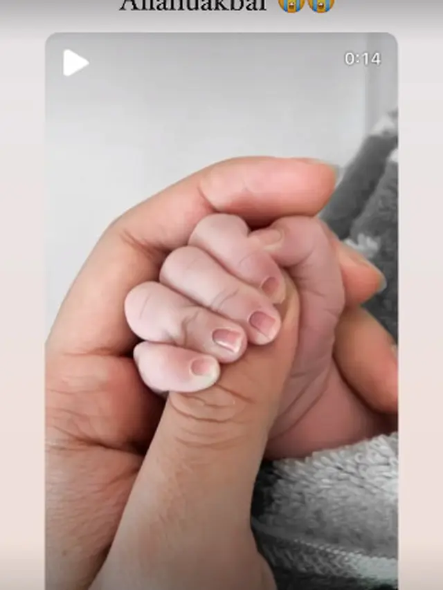Resmi Jadi Ibu, Ini 6 Momen Detik-Detik Aurel Hermansyah Melahirkan