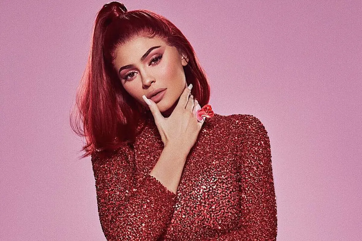 Koleksi Makeup dari Kylie Jenner yang Bisa Jadi Kado Valentine