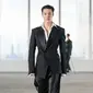 Jeno NCT tampil sebagai model pembuka peragaan busana New York Fashion Week untuk Peter Do. (VogueRunway.com)