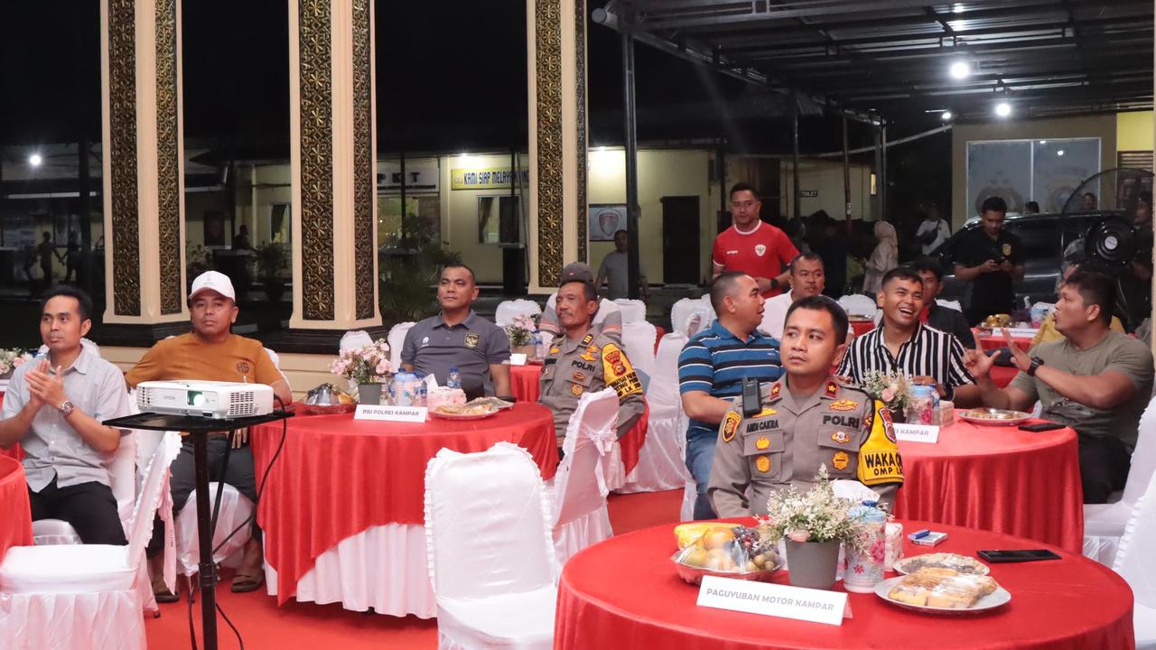 Polres Kampar Gelar Nobar Bersama Komunitas Motor