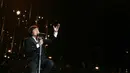Pada 25 Oktober 2017 lalu Ari Lasso menggelar konser tunggalnya yang bertajuk 25 Tahun Berkarya Sepenuh Hati. Suara emas Ari begitu hangat terdengar lewat lantunan lagu-lagu yang bertemakan cinta. (Nurwahyunan/Bintang.com)