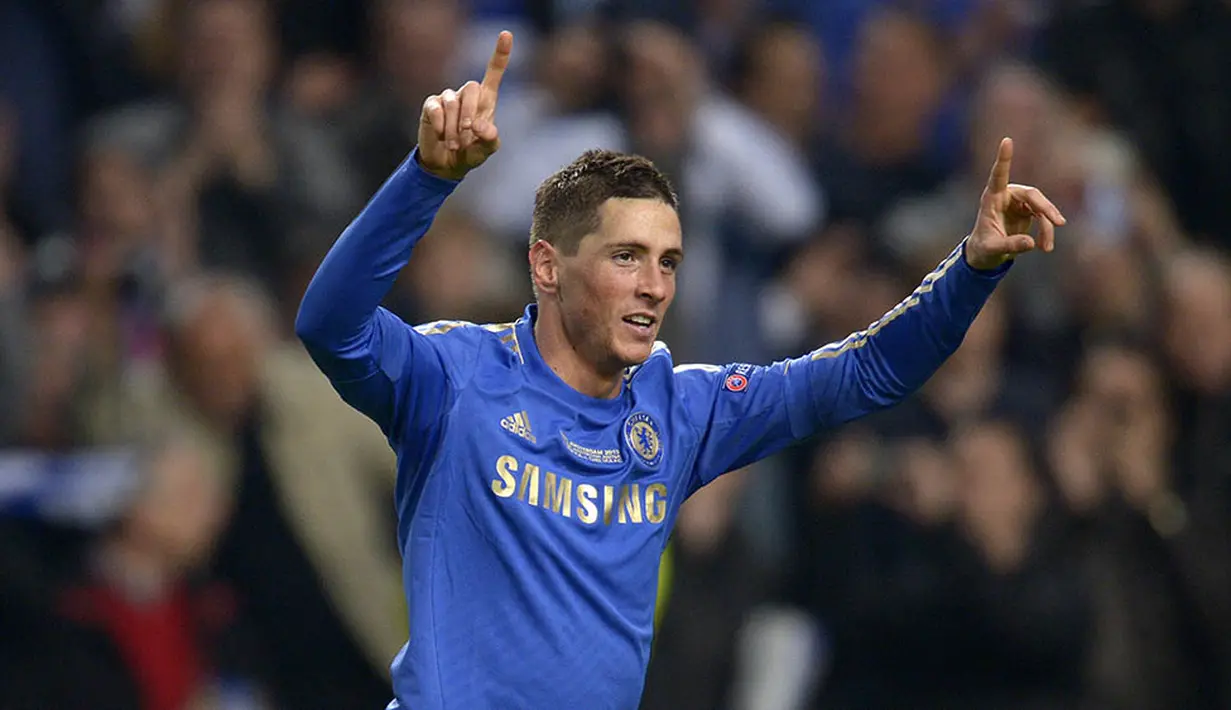 10. Fernando Torres - Kedatangannya dari Liverpool dengan bandrol 50 juta poundsterling memecahkan rekor transfer. Namun sayangnya bersama The Blues penampilan Torres tidak berkembang. (AFP/Adrian Dennis)