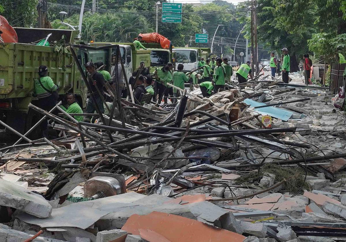 FOTO: Pasar Hewan Barito Rata dengan Tanah, Pedagang Direlokasi ke Lenteng Agung