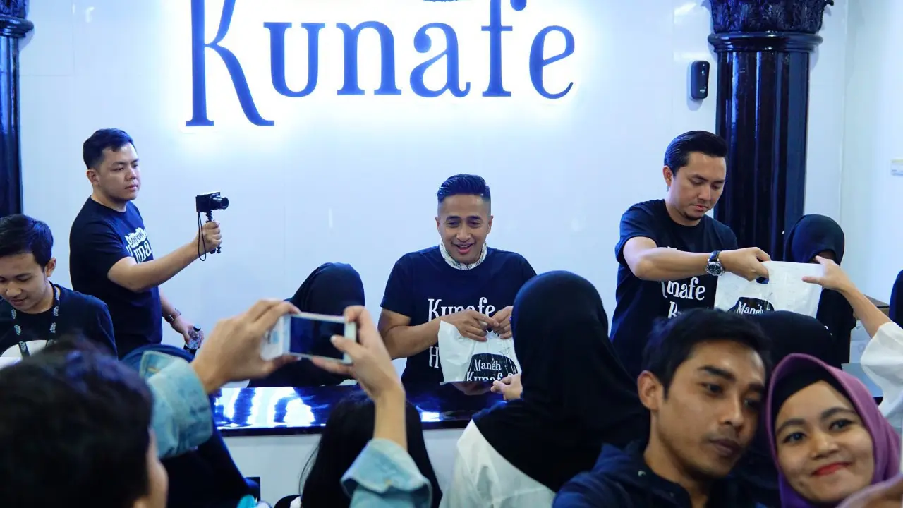 Omesh dan Irfan Hakim syukuran Bandung Kunafe