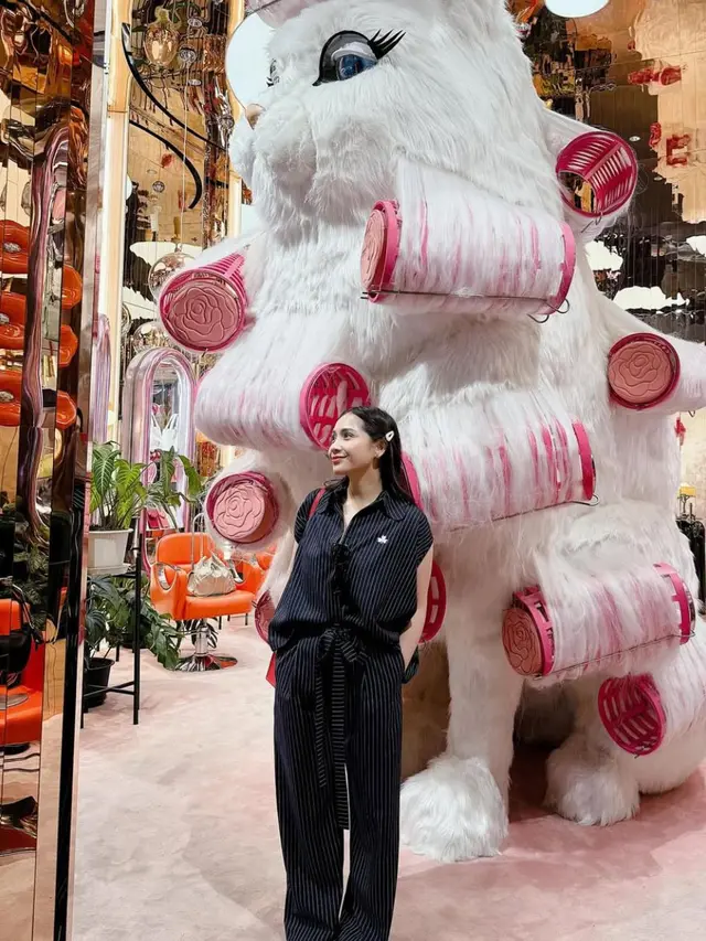 Potret Nagita Slavina di Bangkok (credit: https://www.instagram.com/raffinagita1717/)