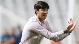 Andoni Iraola menjadi pelatih termuda Liga Spanyol musim ini, yaitu 39 tahun. Ia mampu membawa Rayo Vallecano menuju kasta utama Liga Spanyol. Bahkan, mereka mampu menempati urutan keenam klasemen sementara. (AFP/Nicos Savvides)