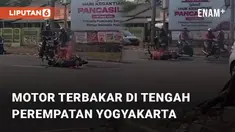 Beredar video viral terkait kebakaran motor, Senin (9/10/2023). Kejadian tersebut berada di perempatan UTY Kronggahan, Yogyakarta