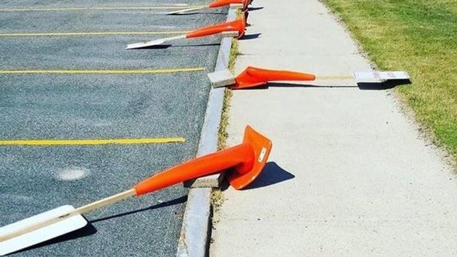 7 Potret Fasilitas Umum Meleleh Kerena Cuaca Panas Ini Bikin Ngeri