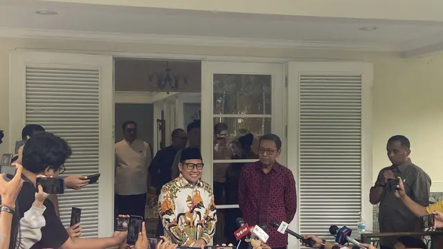 Ketua Umum Partai Kebangkitan Bangsa (PKB) Muhaimin Iskandar menyambangi kediaman Wakil Presiden ke-11 Boediono di rumah dinas, kawasan Menteng Jakarta Pusat, Rabu (17/5/2023).