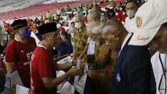 Induk sepak bola Indonesia, Persatuan Sepak bola Seluruh Indonesia (PSSI) merayakan hari jadinya yang ke-92 di Stadion Gelora Bung Karno (SUGBK), Jakarta, Selasa (19/4/2022) Sore WIB. Banyak acara yang digelar dalam kesempatan itu. (Bola.com/M Iqbal Ichsan)