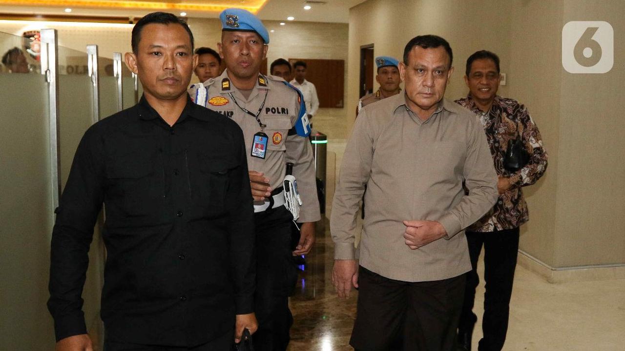 Menurut Tobas, kasus Firli yang menjadi perhatian masyarakat membuat Polda Metro Jaya harus segera mengambil tindakan.<br>