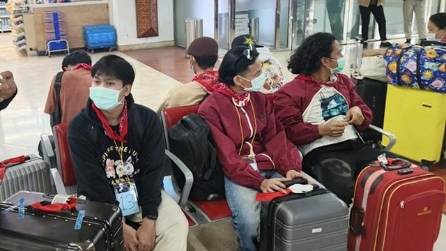 KBRI Yangon dan KBRI Bangkok berhasil memulangkan 26 WNI dari perbatasan Thailand–Myanmar. Mereka tiba di Bandara Internasional Soekarno-Hatta pada Rabu (29/10/2025), sekitar pukul 06.00 WIB.