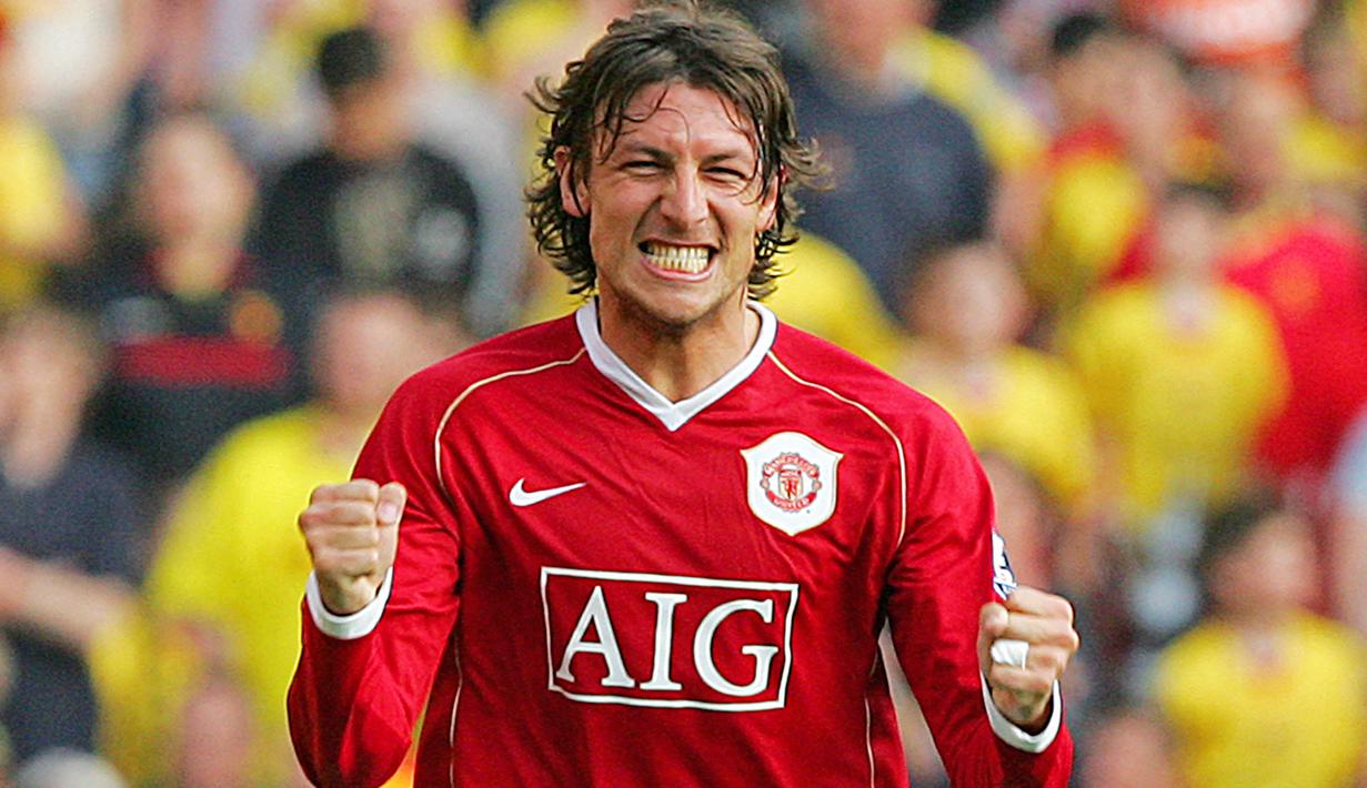 Gabriel Heinze. Bek tengah Argentina yang kini berusia 44 tahun dan telah pensiun ada Juli 2014 bersama Newell's Old Boys ini tercatat pernah bermain di Liga Inggris bersama Manchester United selama 3 musim mulai 2004/2005 hingga 2006/2007. Ia total tampil dalam 52 Laga bersama MU di Liga Inggris dengan torehan 1 gol dan 2 assist. (AFP/Carl De Souza)