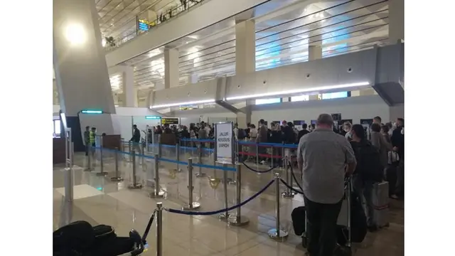 Liburan Akhir Tahun, Ini 6 Potret Bandara di Indonesia Penuh Sesak Orang