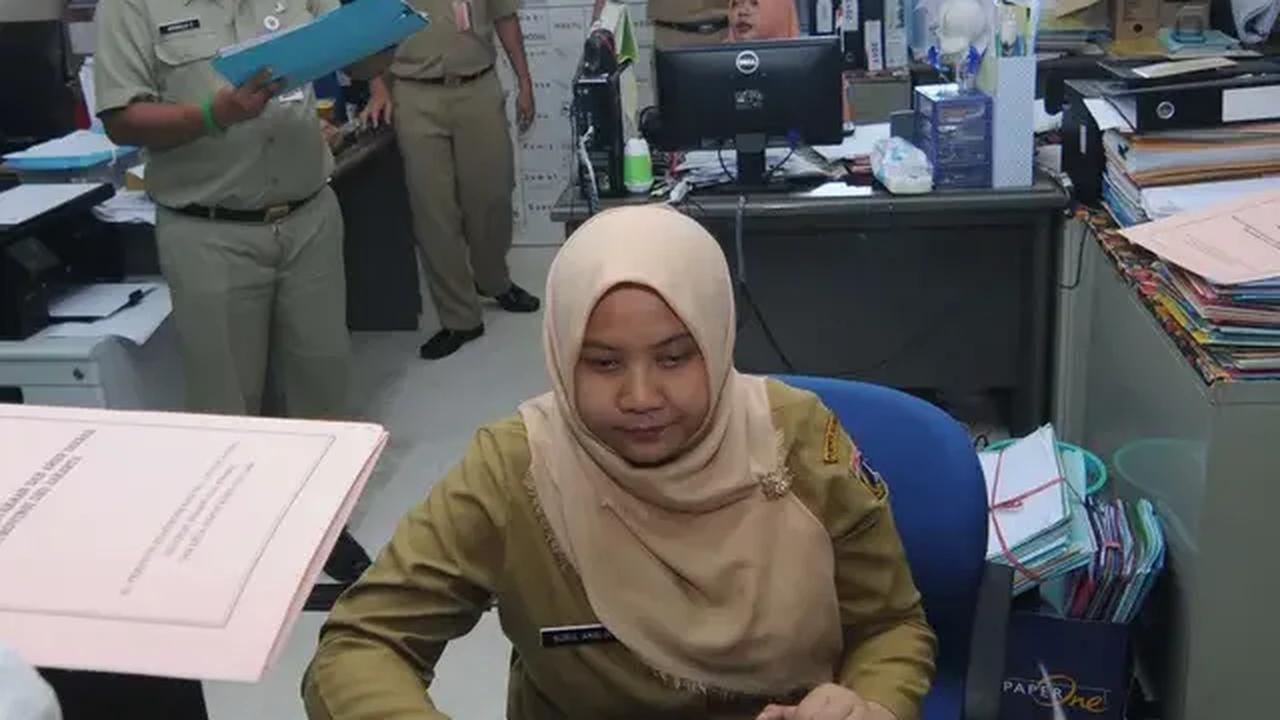 Berdasarkan data rekapitulasi Badan Kepegawaian Daerah (BKD) DKI Jakarta hingga Juli 2023, jumlah pegawai di DKI Jakarta sebanyak 52.100 orang.