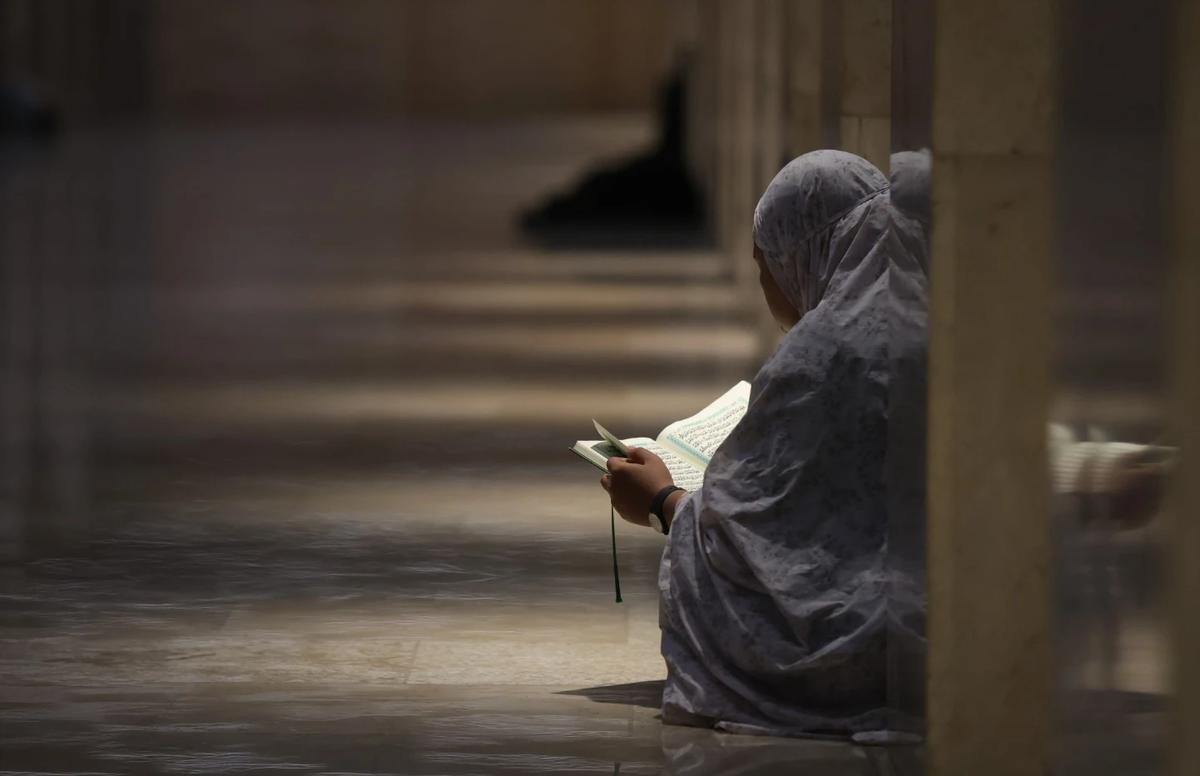 FOTO: Ribuan Jemaah Jalani Itikaf Malam 21 Ramadan di Masjid Istiqlal