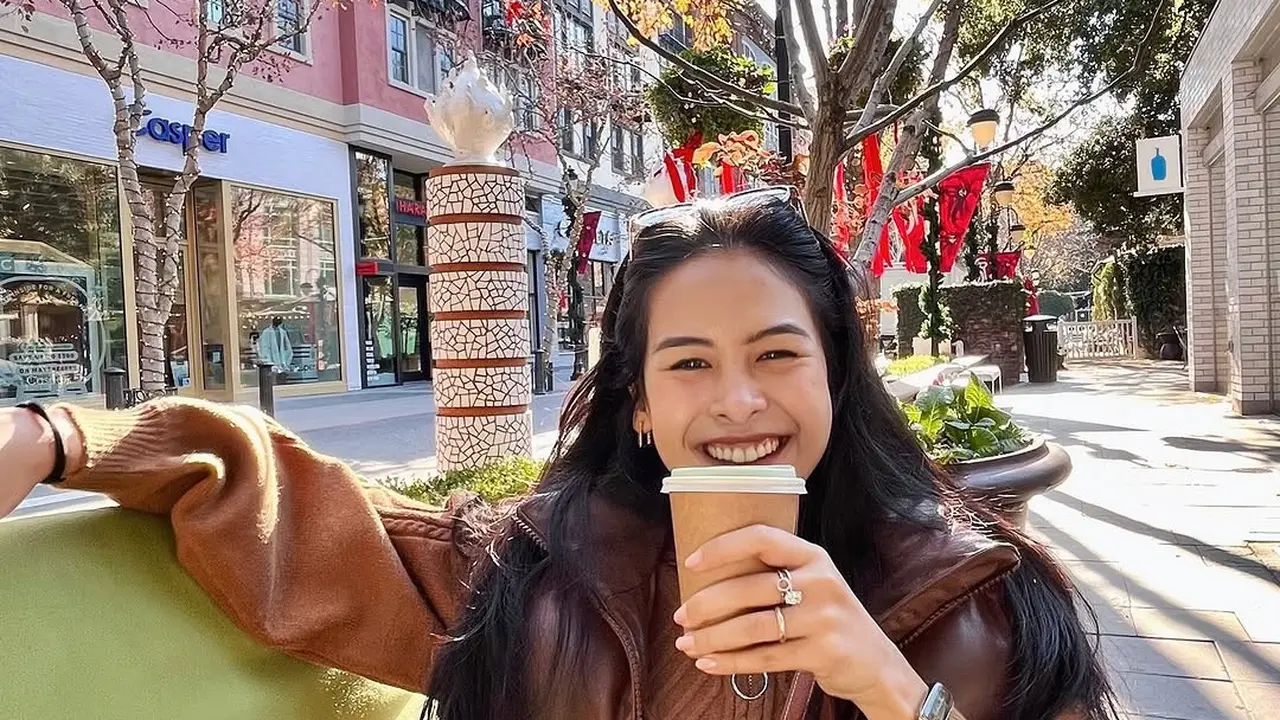 Cara Unik Maudy Ayunda Atasi Fobia Terbang yang Bikin Hanya Ingin Naik Kereta Saja
