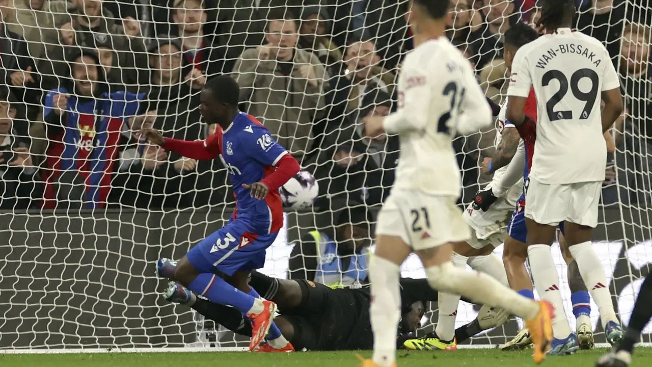 Foto: Mudahnya Crystal Palace Menjebol Gawang Manchester United, Andre Onana Kebobolan 4 Gol