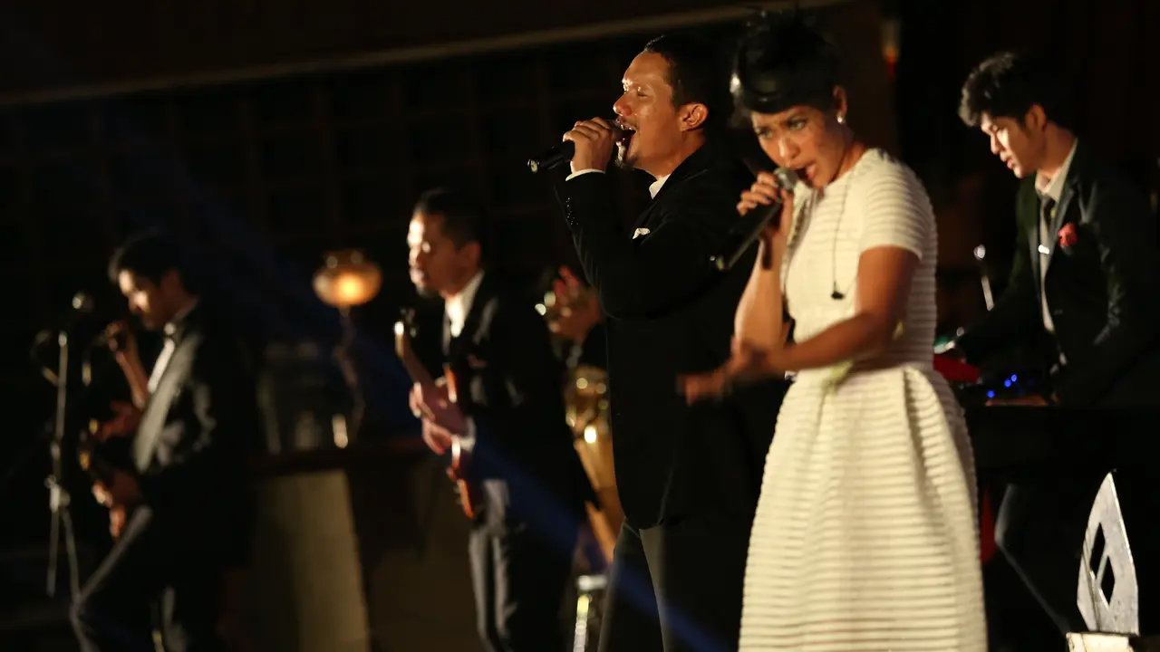 [Bintang] Maliq & D'essentials