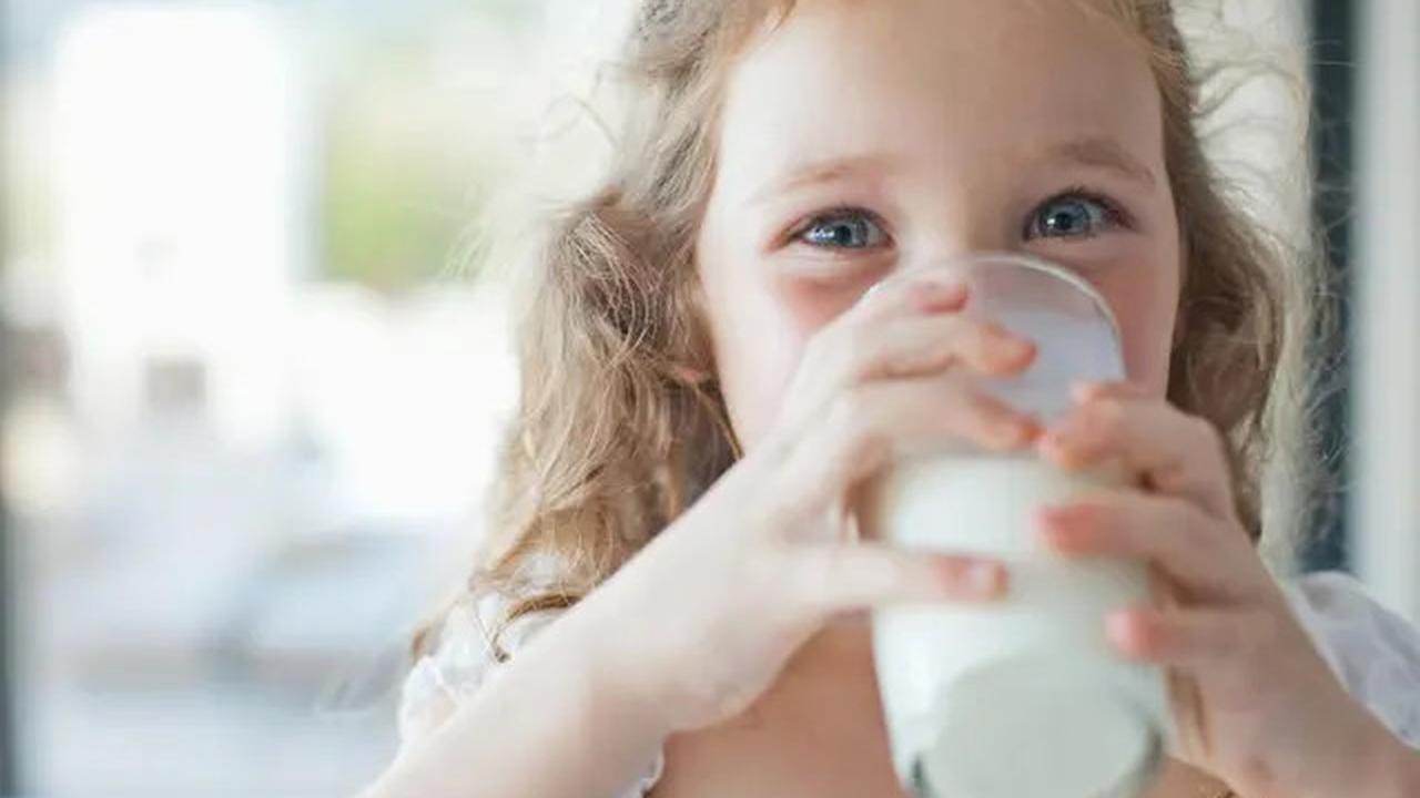 Dukung Anak Lebih Cemerlang, Ini 10 Vitamin yang Perlu Diberikan Sejak Dini