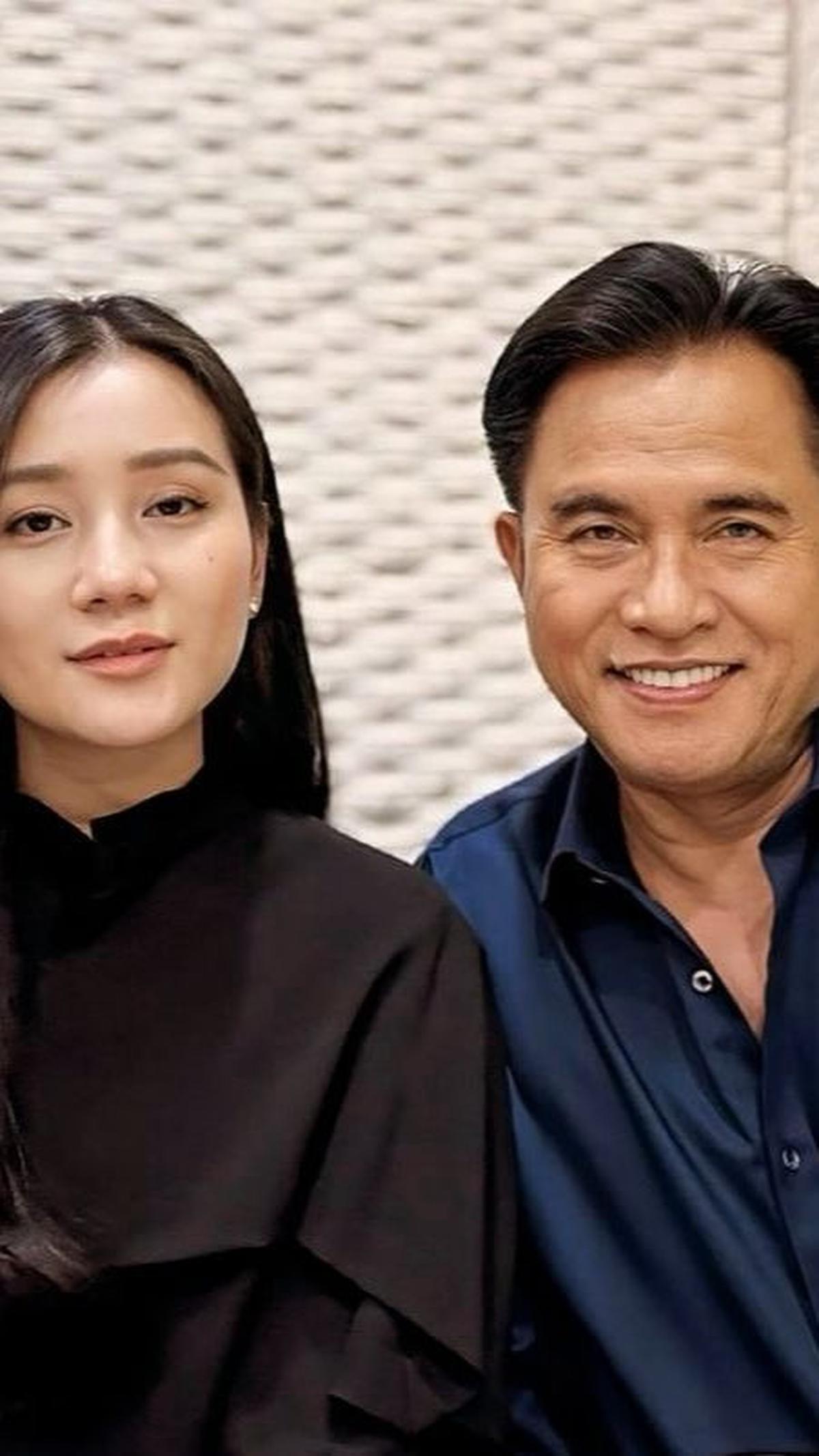 Ia menikah dengan Rika Tolentino Kato, wanita berdarah campuran Jepang-Filipina.