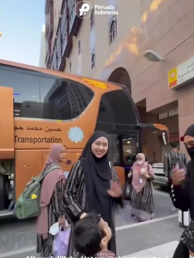 Ria Ricis dan Teuku Ryan Umroh