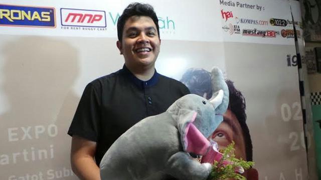 Menyanyi Bersama Tulus Di Konser Gajah Showbiz Liputan6 Com