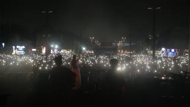 Nadin Amizah di panggung KapanLagi Buka Bareng BRI Festival 2024, Sabtu (23/3/2024). [Foto: Adrian Putra/Fimela]