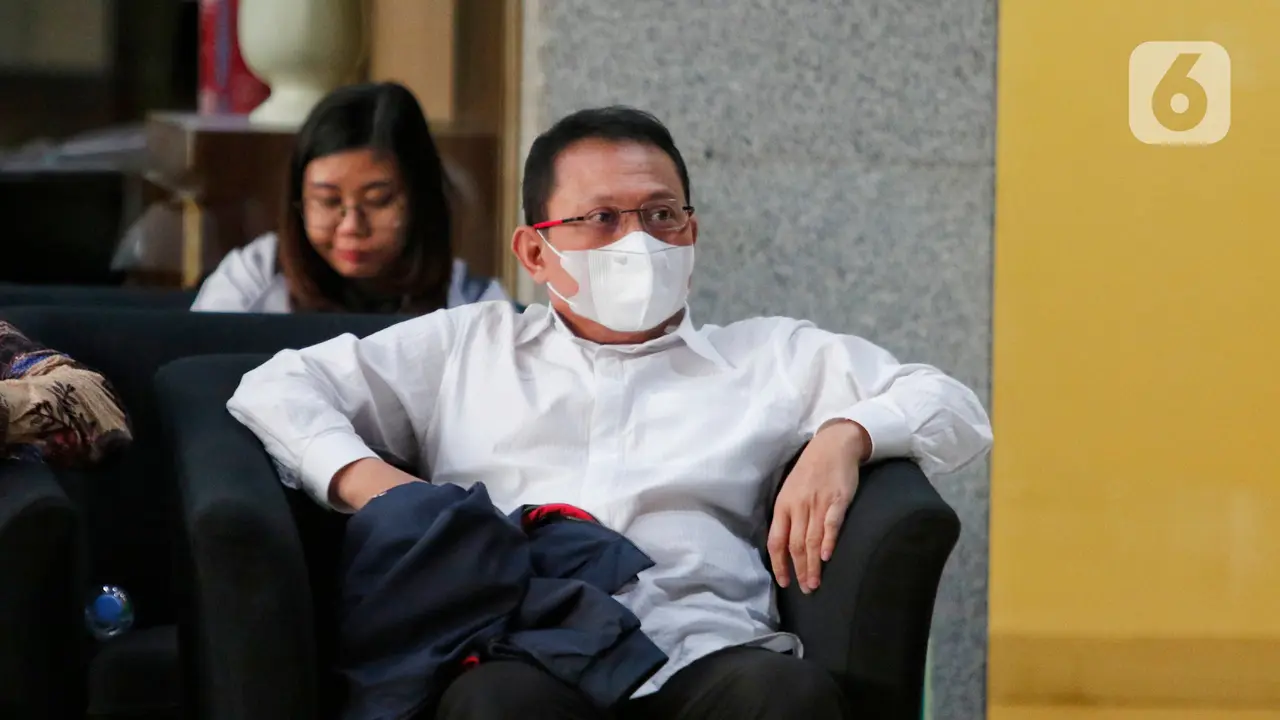 Sekretaris MA Hasbi Hasan Beri Salam Usai Diperiksa KPK Terkait Dugaan Kasus Suap