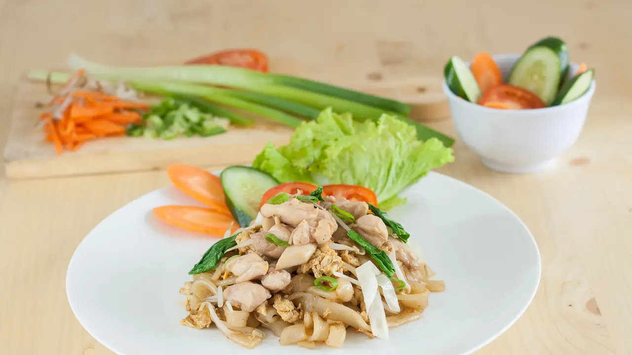 kwetiau ayam