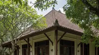 Fitur Rumah Zaman Dulu yang Membuat Rumah Tetap Adem Tanpa AC, Kearifan Arsitektur Nusantara