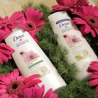 Varian terbaru dari sampo Dove yang bisa merangsang pertumbuhan rambut lebih cepat. (Abraham Onarelly/Bintang.com)