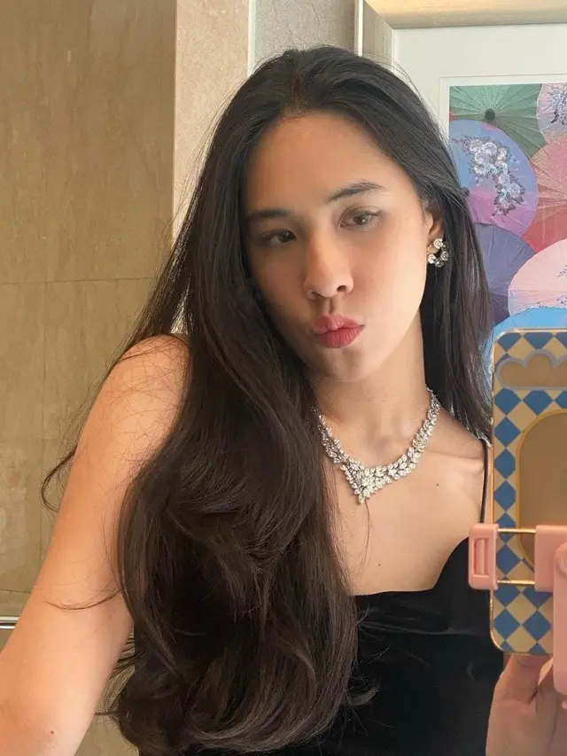 Latisa Maura Anak Perempuan Cut Sarra yang Jarang Tersorot