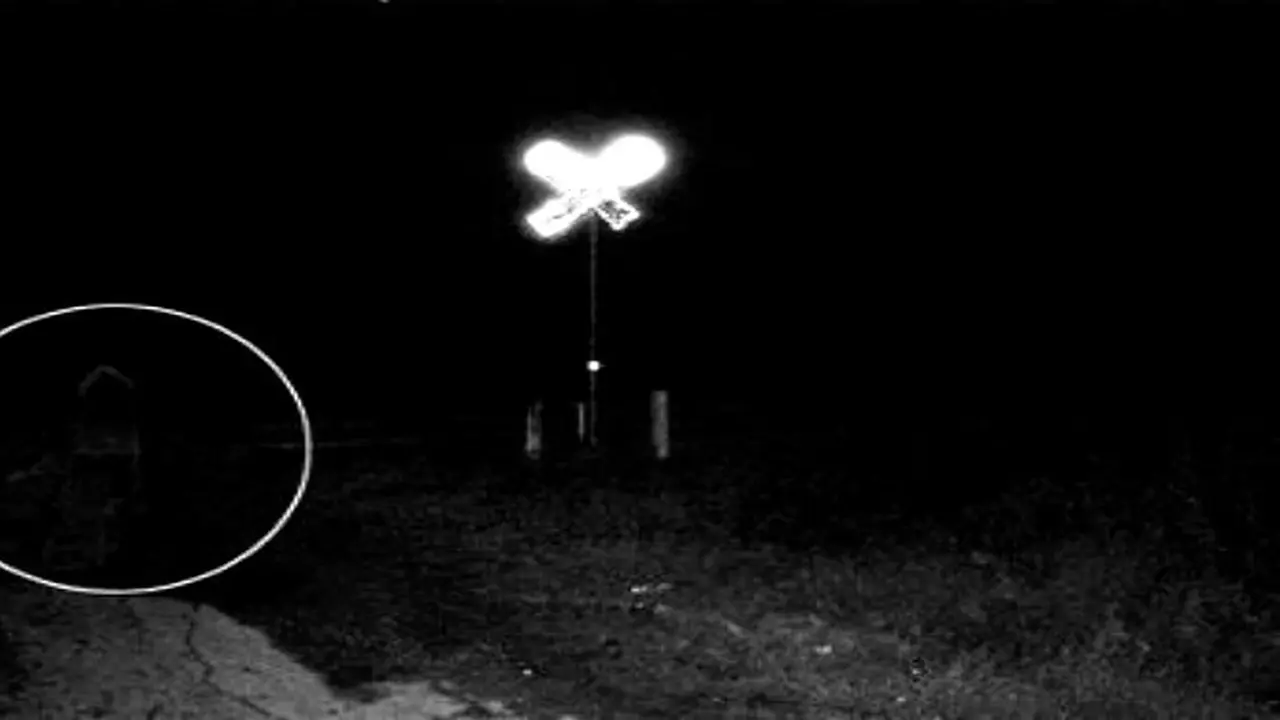 13 Foto Jadul Penampakan Hantu Bikin Bulu Kuduk Merinding