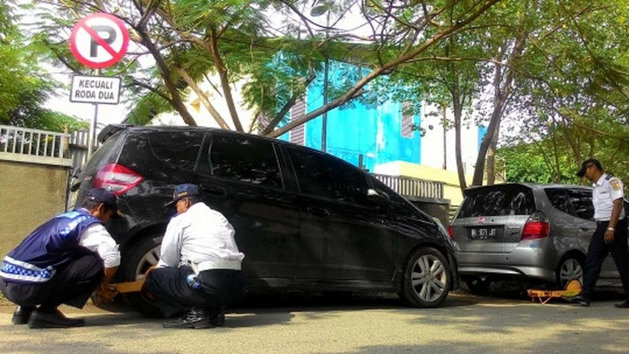 Tertibkan parkir liar di Banda Aceh, petugas kehabisan gembok