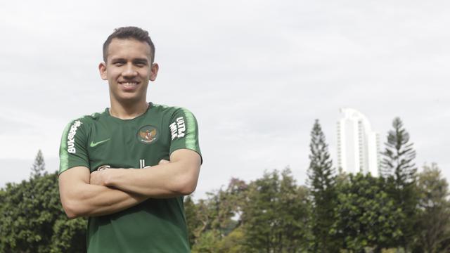 Pemain Timnas Indonesia U-23, Egy Maulana, berpose seusai latihan. (Bola.com/Vitalis Yogi Trisna)